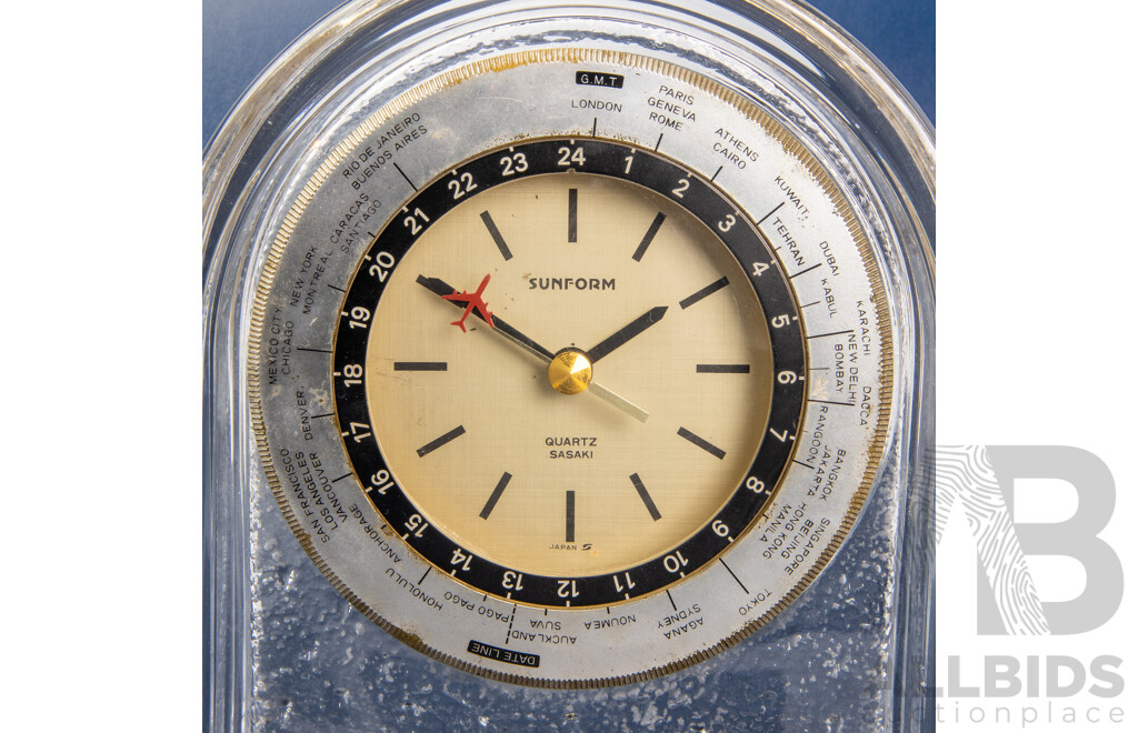 Mid Century Japanese Sasaki Sunform Crystal Desk Clock