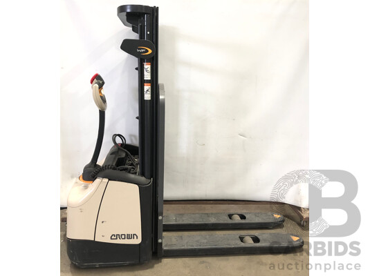 1659658 · Crown Electric Pallet Truck  - WF 3000