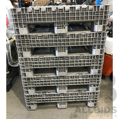 Grey Plastic Pallets - Lot of 5