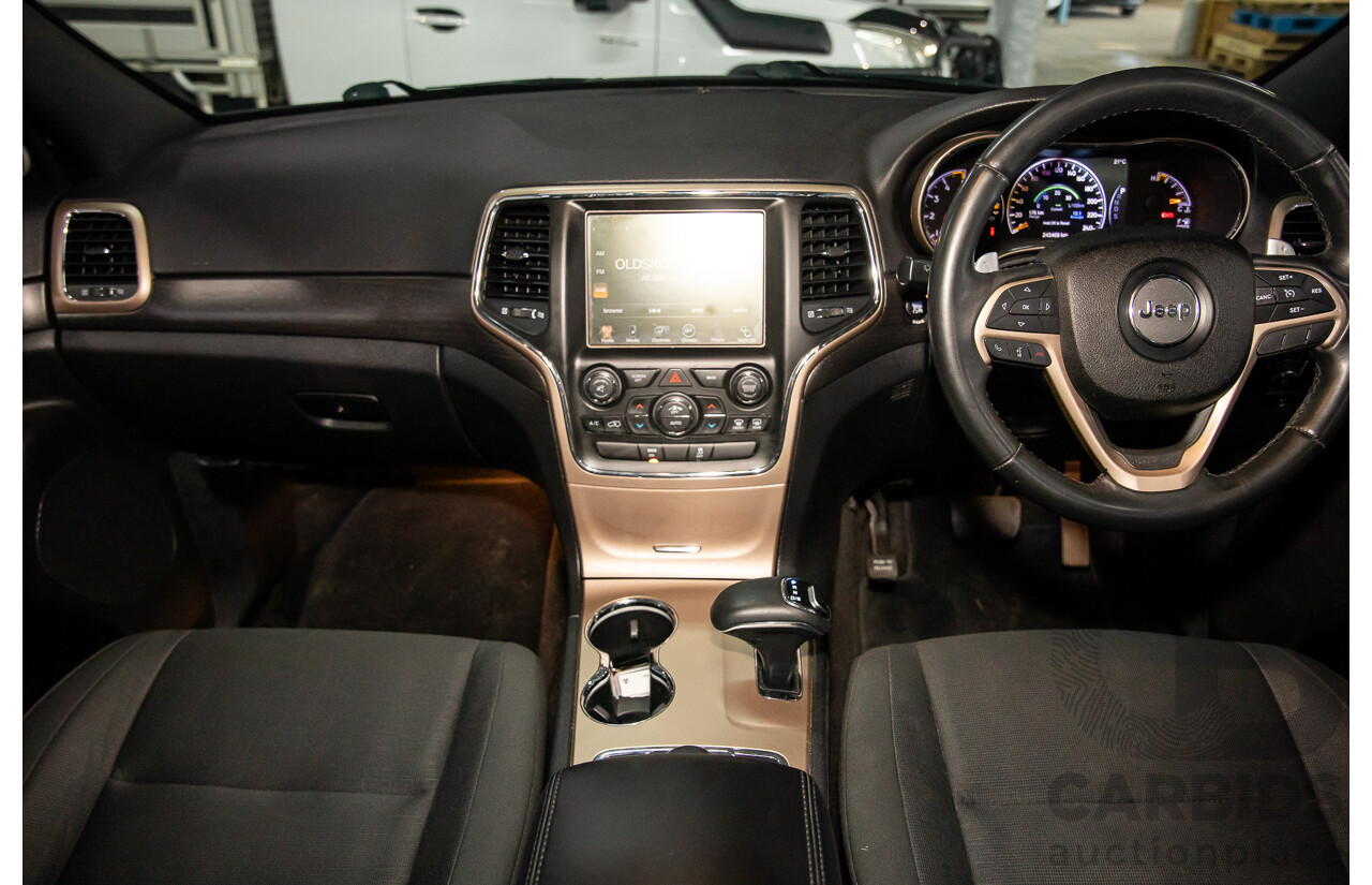 8/2015 Jeep Grand Cherokee Laredo (4x4) WK MY15 4d Wagon White 3.0L