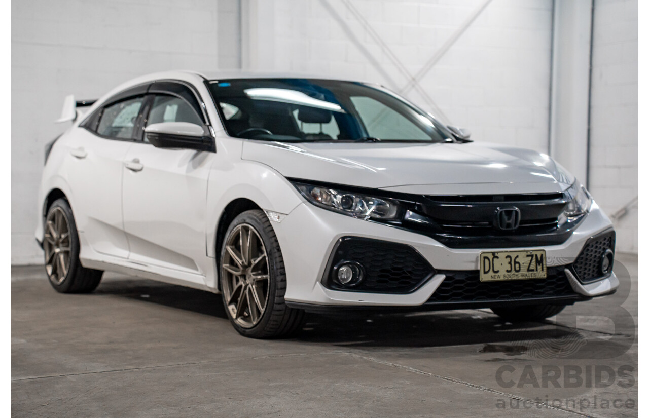 06/2019 Honda Civic Luxe Limited Edition (FWD) MY19 5d Hatchback Platinum White Pearl 1.8L