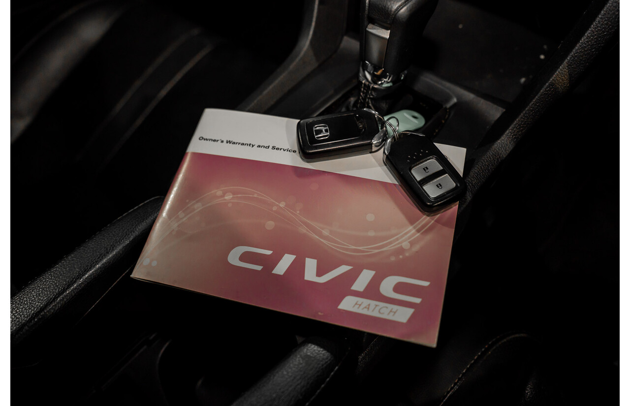 06/2019 Honda Civic Luxe Limited Edition (FWD) MY19 5d Hatchback Platinum White Pearl 1.8L