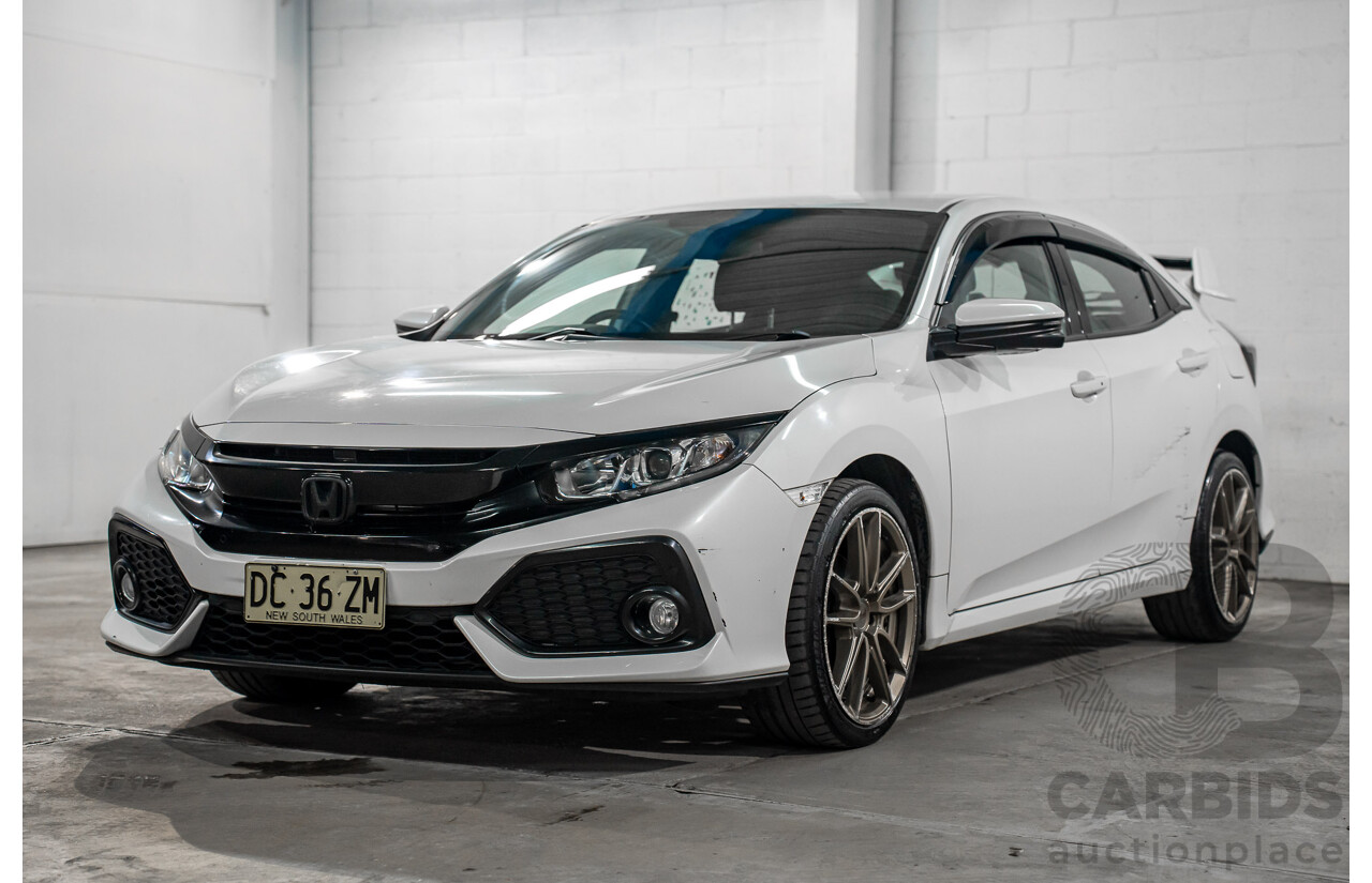 06/2019 Honda Civic Luxe Limited Edition (FWD) MY19 5d Hatchback Platinum White Pearl 1.8L