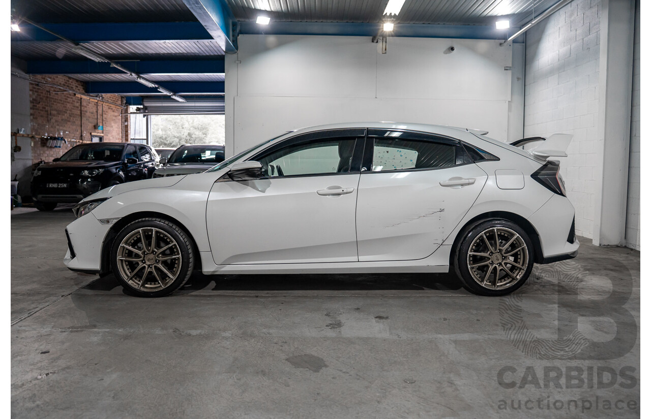 06/2019 Honda Civic Luxe Limited Edition (FWD) MY19 5d Hatchback Platinum White Pearl 1.8L