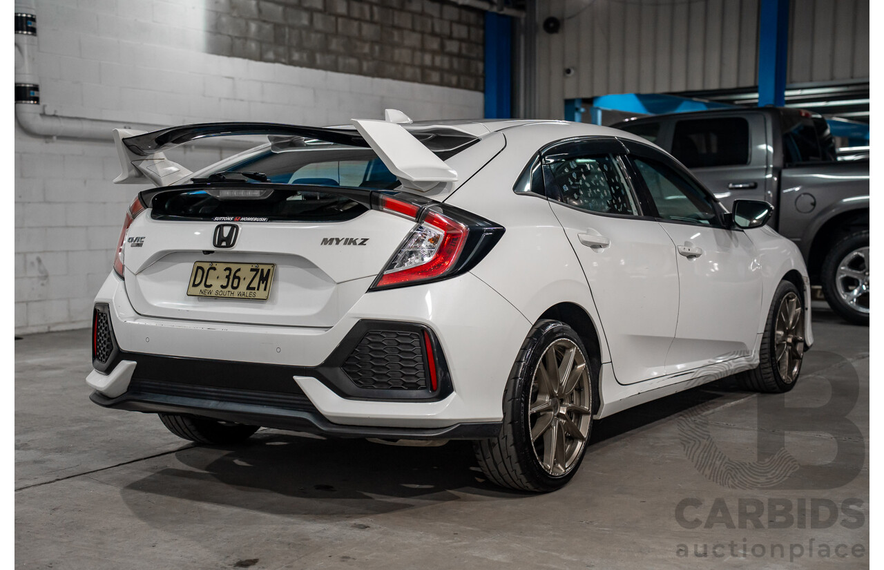 06/2019 Honda Civic Luxe Limited Edition (FWD) MY19 5d Hatchback Platinum White Pearl 1.8L