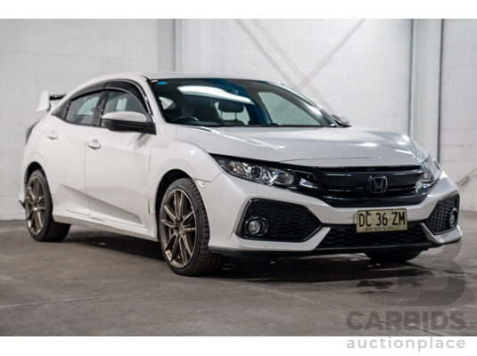 06/2019 Honda Civic Luxe Limited Edition (FWD) MY19 5d Hatchback Platinum White Pearl 1.8L
