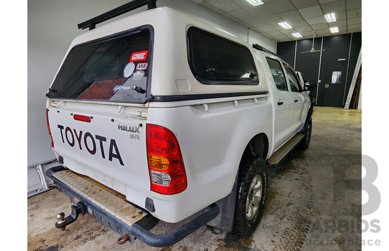 10/2009 Toyota Hilux SR (4x4) KUN26R 08 UPGRADE Dual Cab P/Up White 3.0L