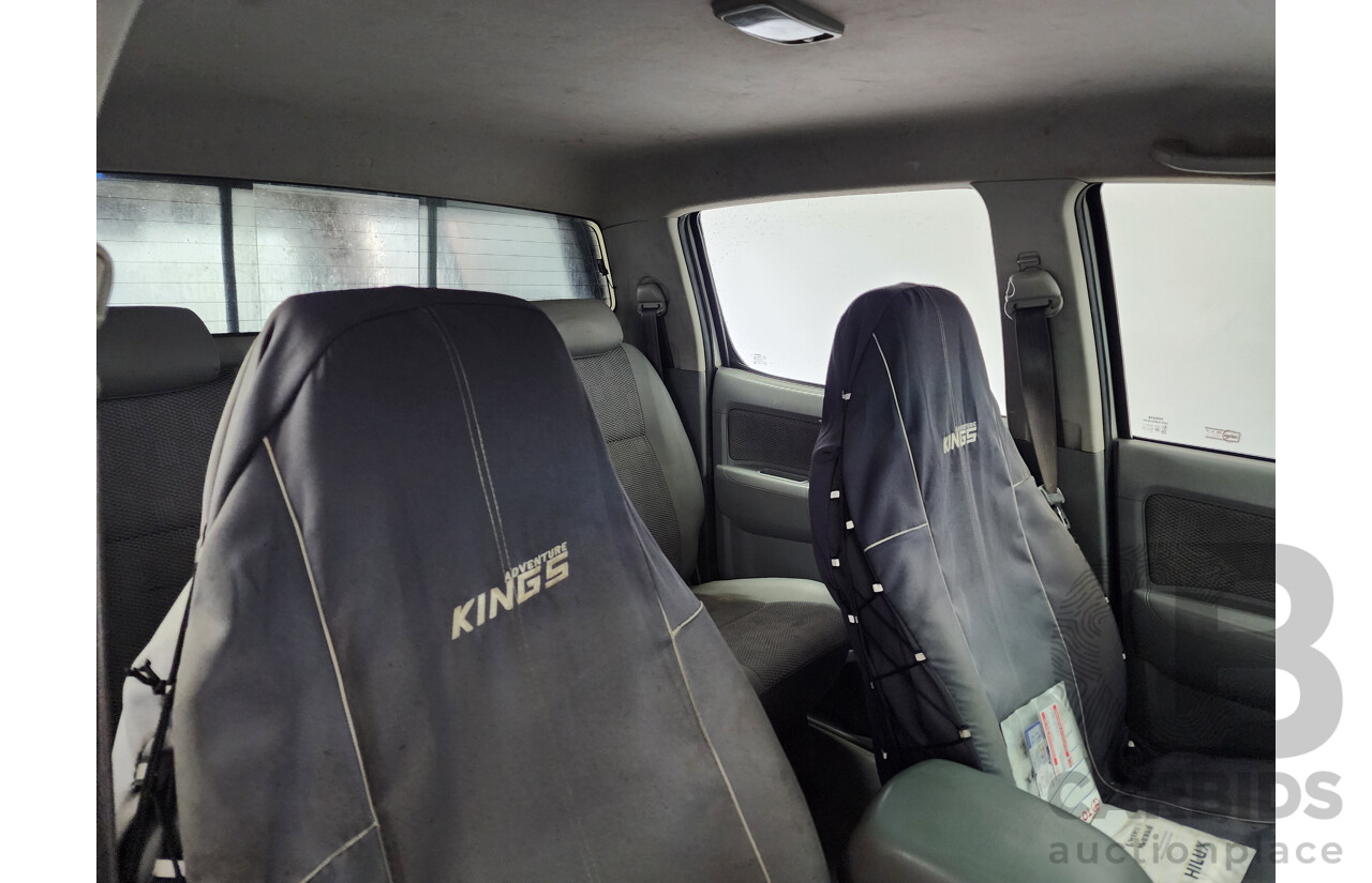 10/2009 Toyota Hilux SR (4x4) KUN26R 08 UPGRADE Dual Cab P/Up White 3.0L