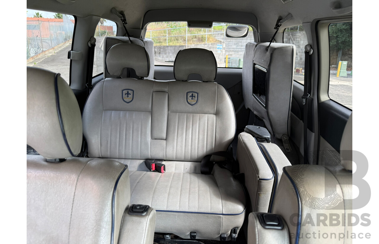 03/2000 Mitsubishi Delica Chamonix (Spacegear) 4d Wagon White Turbo Diesel 2.8L - 5/08 Import