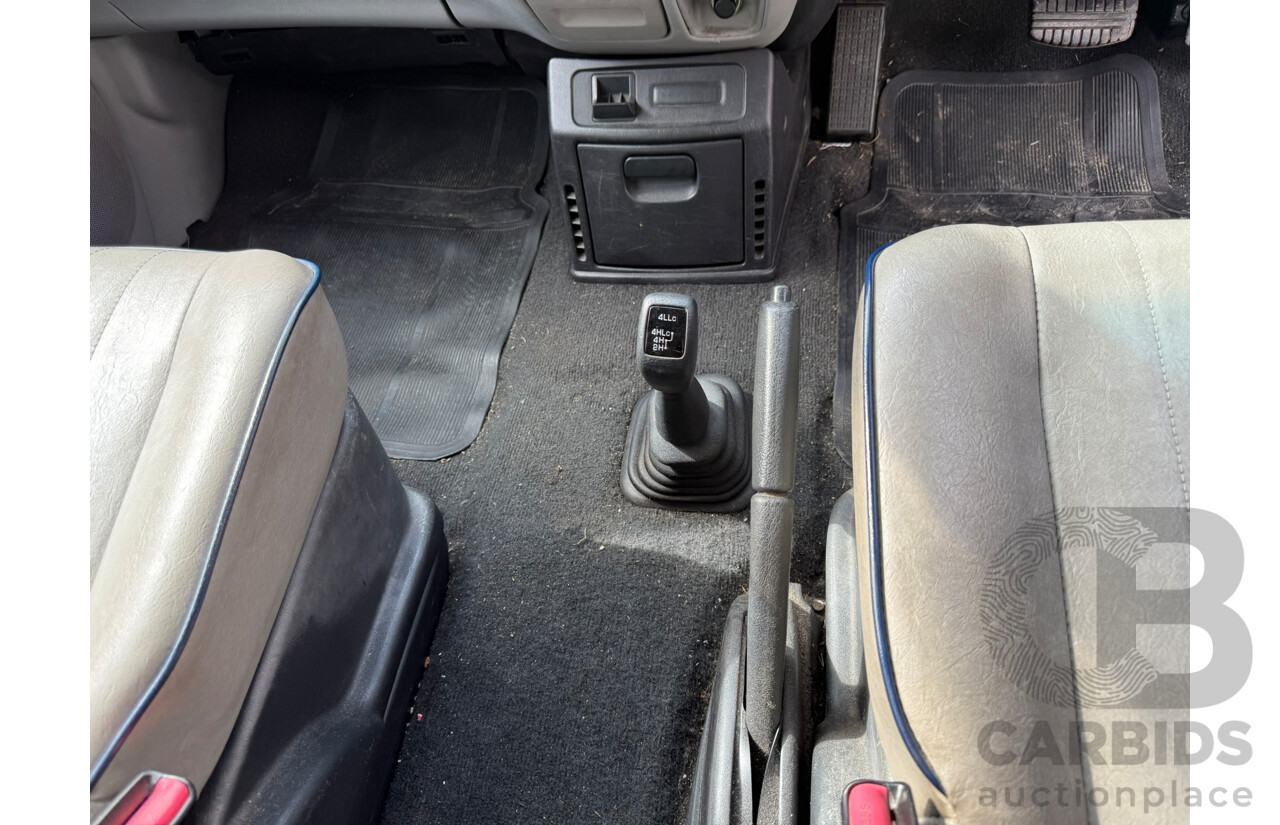 03/2000 Mitsubishi Delica Chamonix (Spacegear) 4d Wagon White Turbo Diesel 2.8L - 5/08 Import