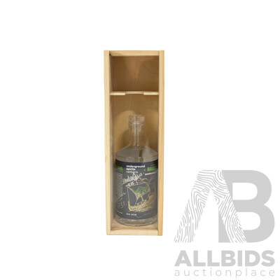 Canberra Raiders NRL Hall of Famers Personally Signed Underground Spirits 40th Anniversary Gin and Box