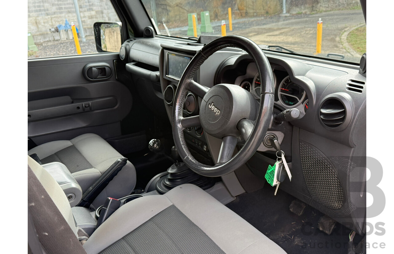 05/2010 Jeep Wrangler Unlimited SPORT (4x4) 4x4 JK MY09 4D Hardtop Green 3.8L