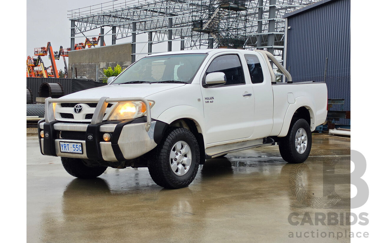 4/2005 Toyota Hilux SR5 (4x4) GGN25R X Cab P/Up White 4.0L