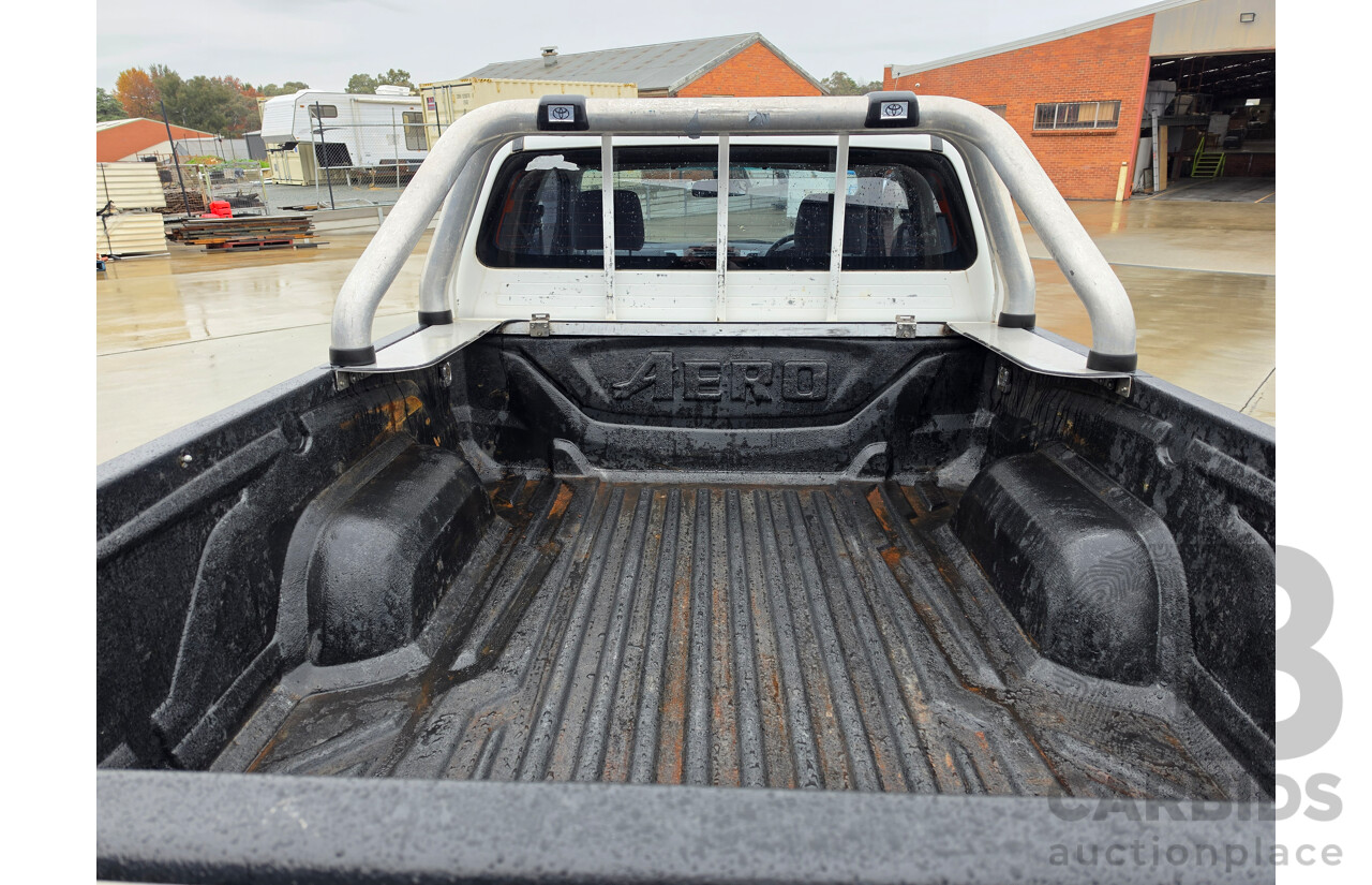 4/2005 Toyota Hilux SR5 (4x4) GGN25R X Cab P/Up White 4.0L