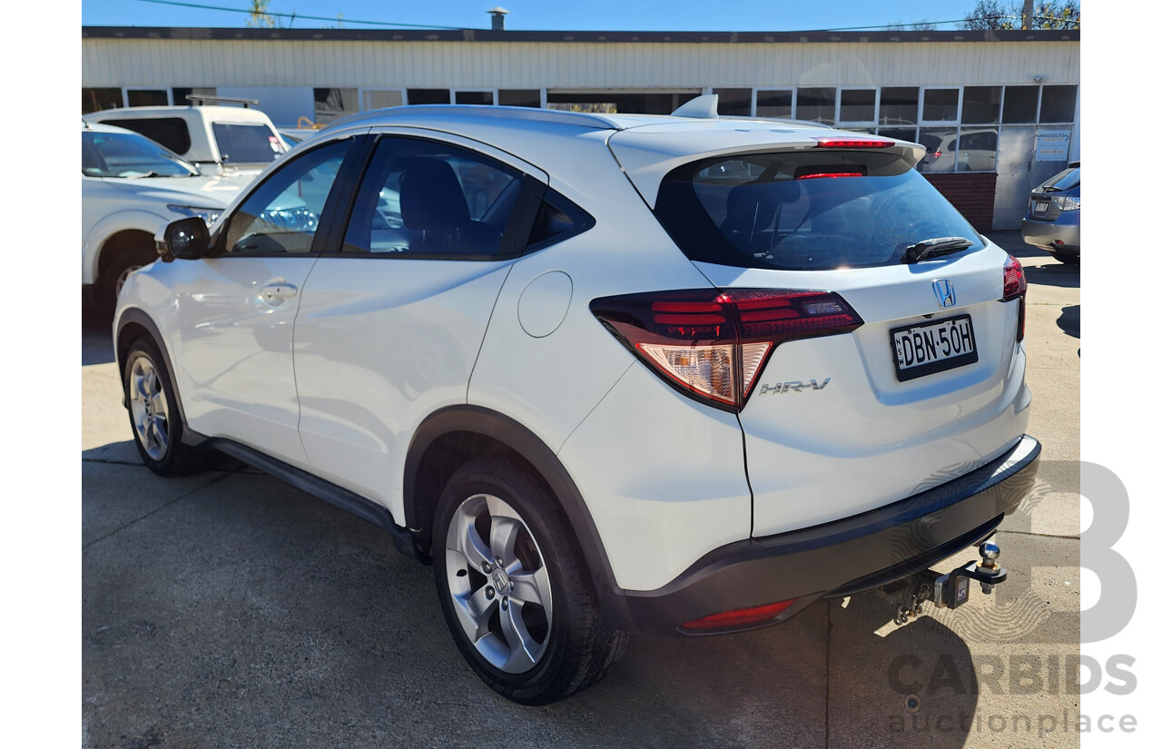 10/2015 Honda Hr-V Vti-S  4d Wagon White 1.8L