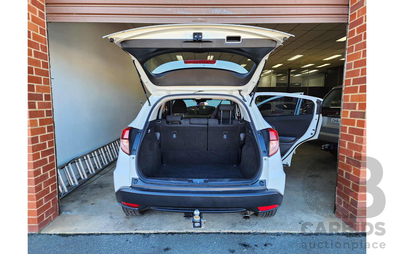 10/2015 Honda Hr-V Vti-S  4d Wagon White 1.8L