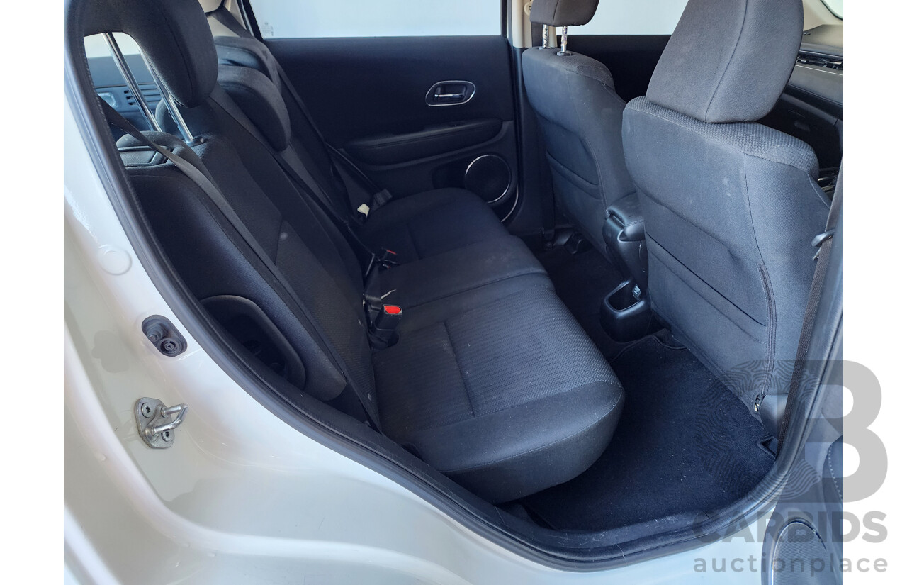 10/2015 Honda Hr-V Vti-S  4d Wagon White 1.8L