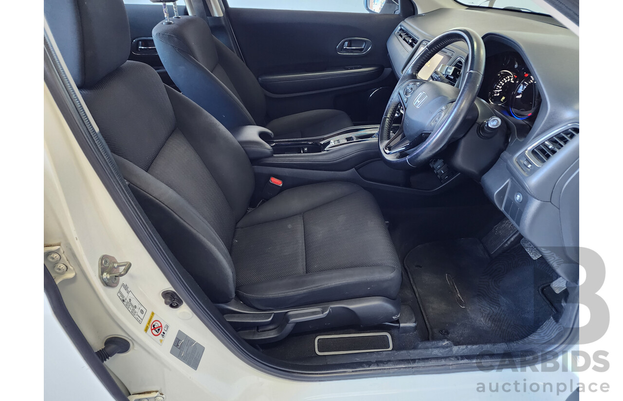 10/2015 Honda Hr-V Vti-S  4d Wagon White 1.8L
