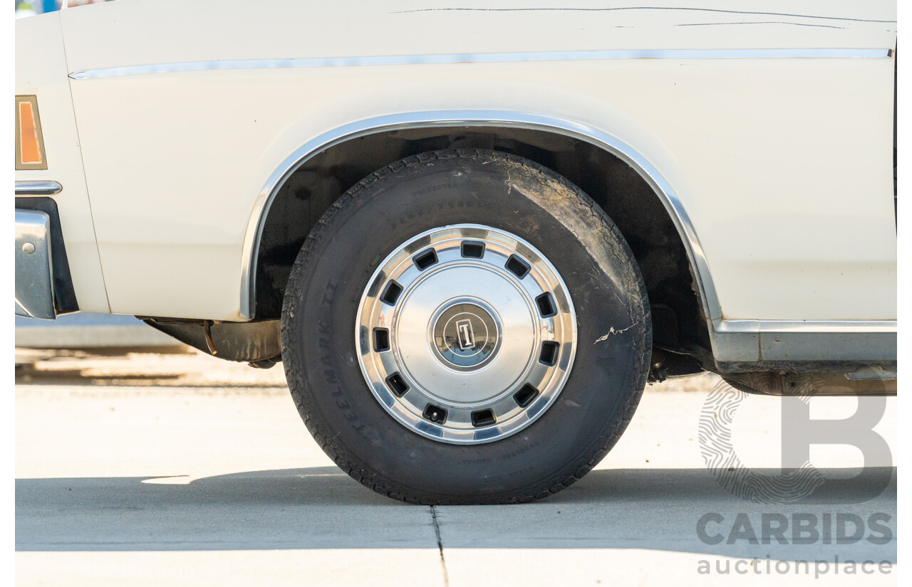 12/1977 Ford LTD P6 4d Sedan Sno White / Dusk Vinyl V8 351ci 5.8L - Local Survivor Car