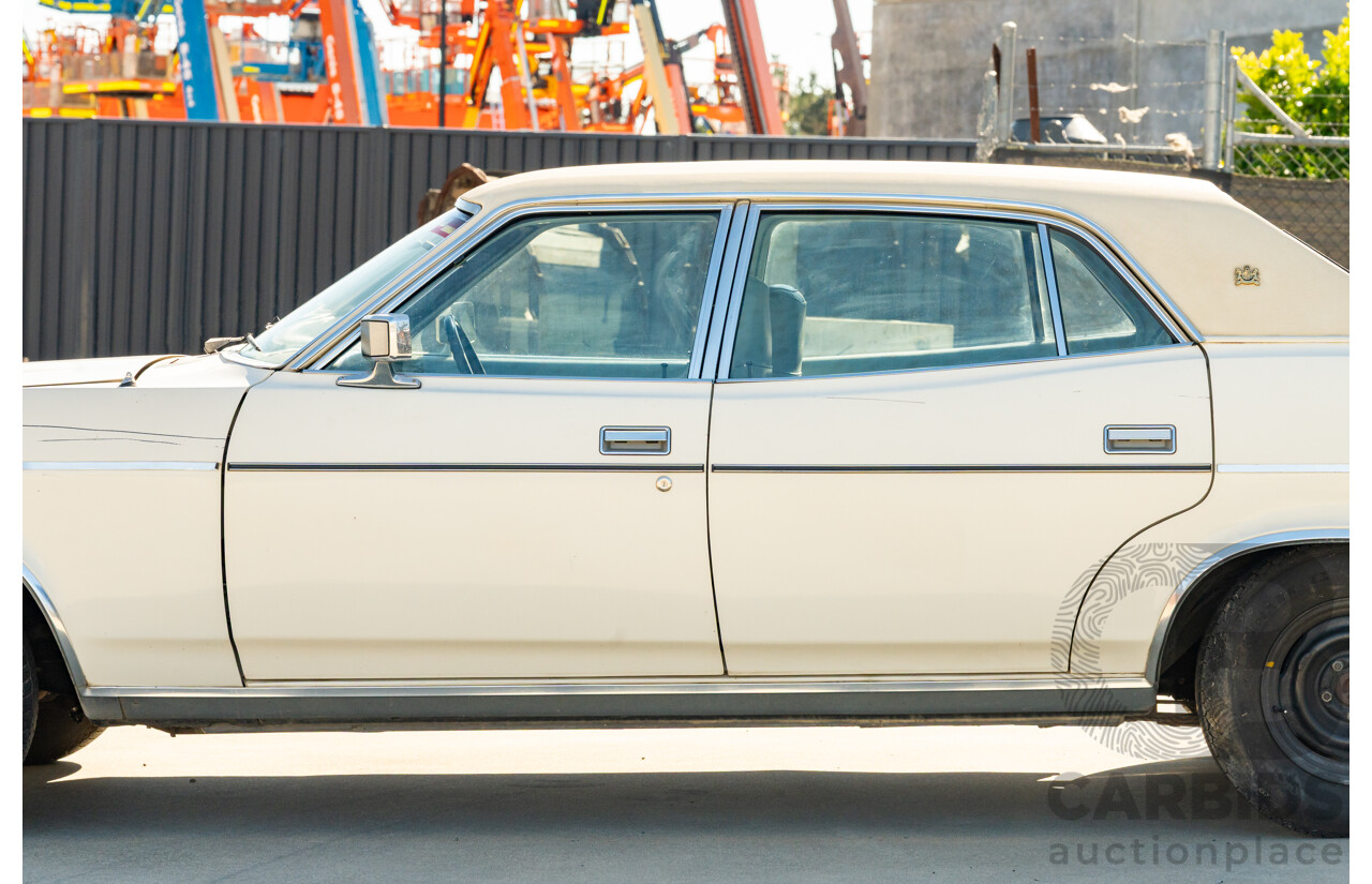 12/1977 Ford LTD P6 4d Sedan Sno White / Dusk Vinyl V8 351ci 5.8L - Local Survivor Car