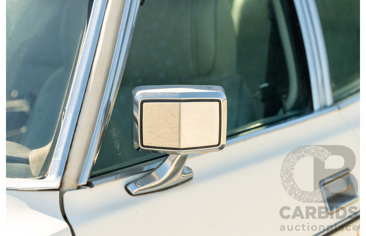 12/1977 Ford LTD P6 4d Sedan Sno White / Dusk Vinyl V8 351ci 5.8L - Local Survivor Car