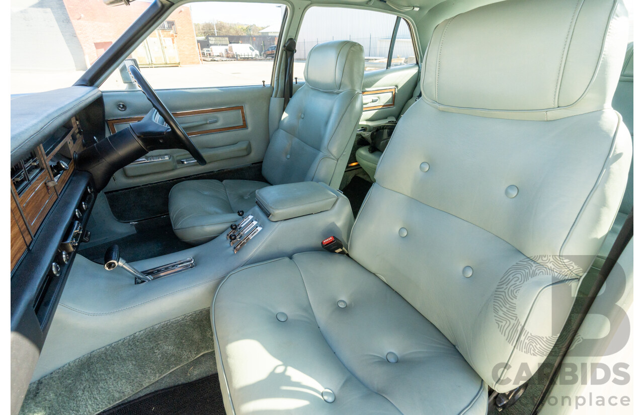 12/1977 Ford LTD P6 4d Sedan Sno White / Dusk Vinyl V8 351ci 5.8L - Local Survivor Car