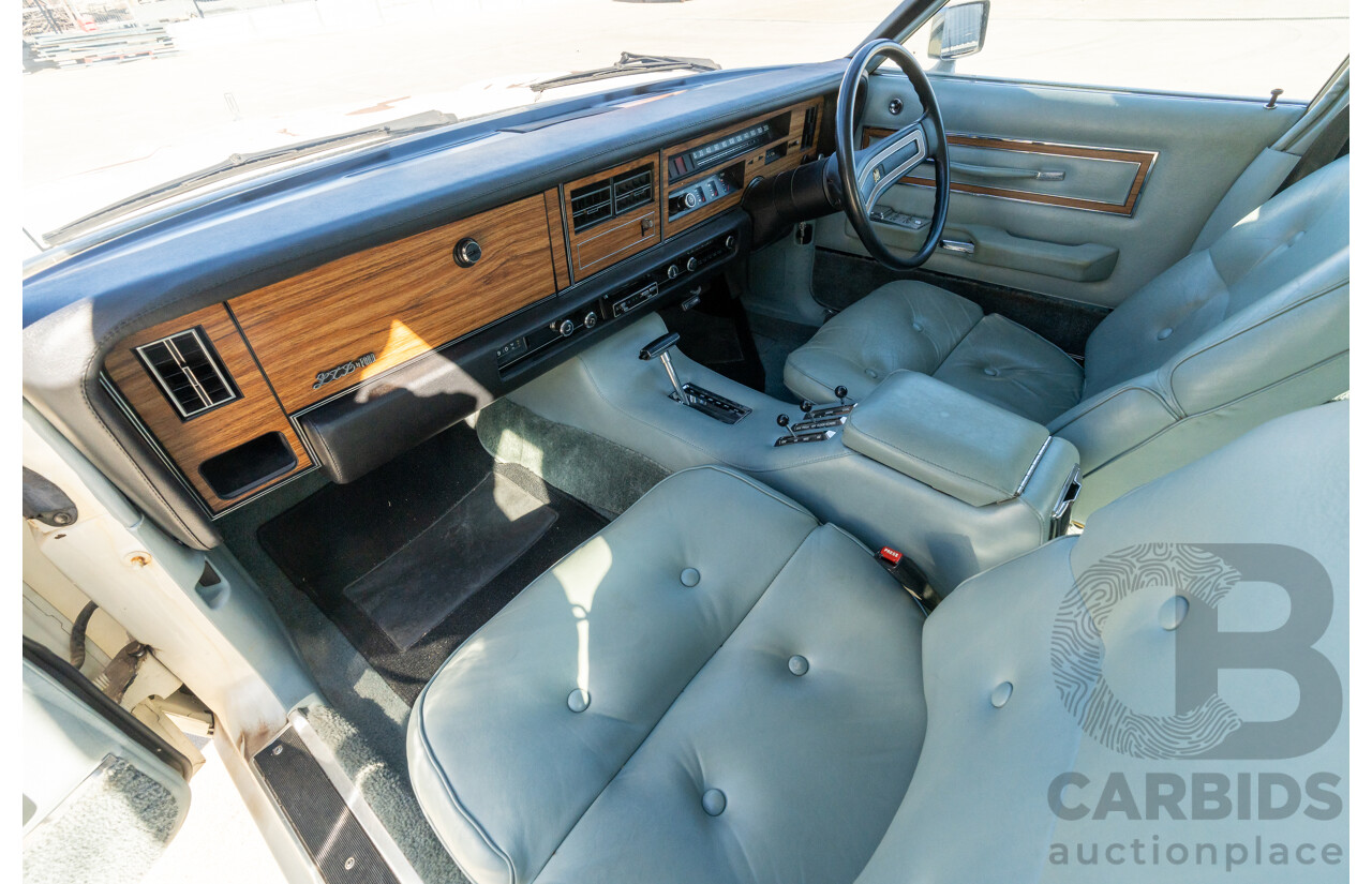 12/1977 Ford LTD P6 4d Sedan Sno White / Dusk Vinyl V8 351ci 5.8L - Local Survivor Car