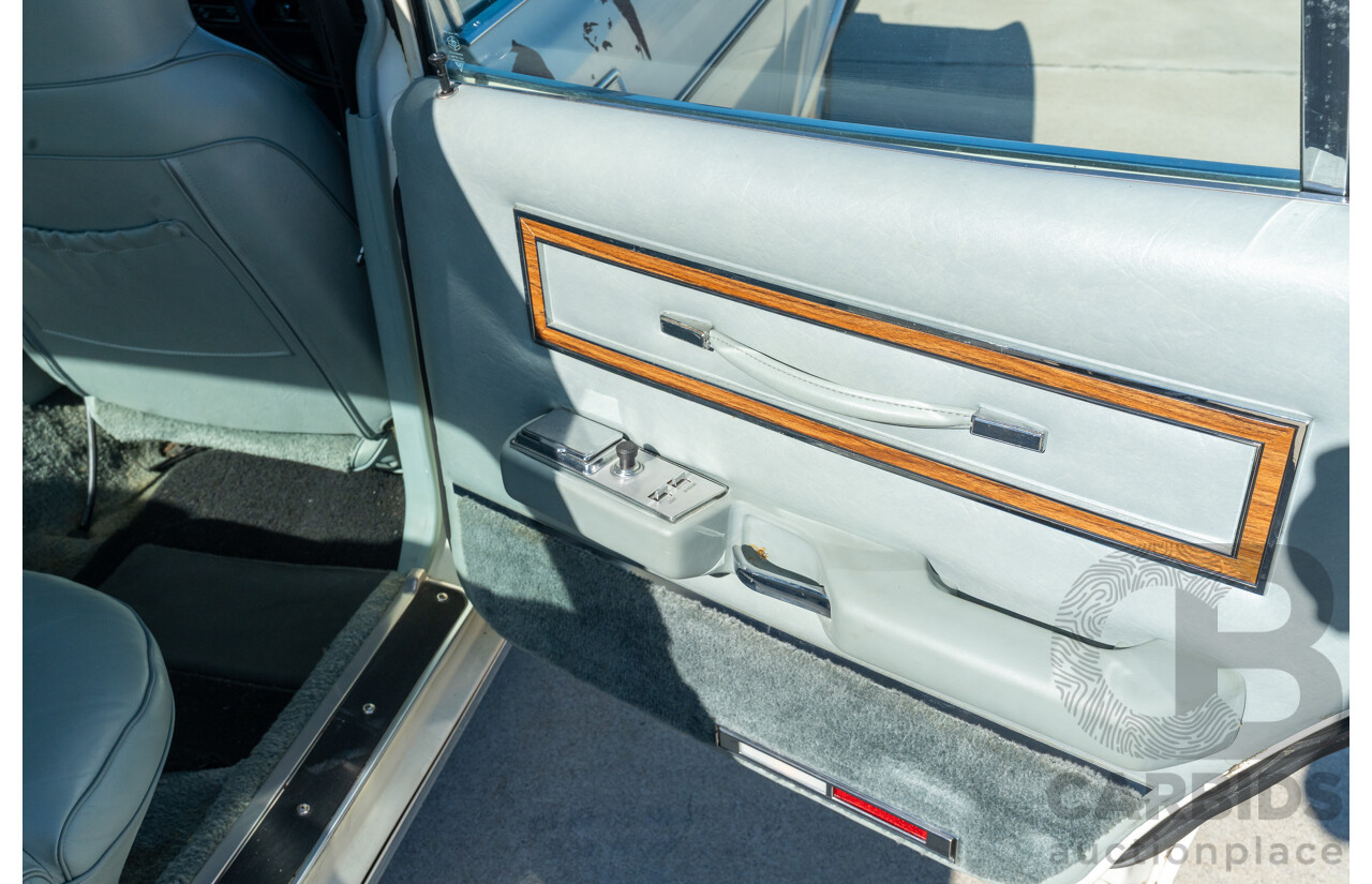 12/1977 Ford LTD P6 4d Sedan Sno White / Dusk Vinyl V8 351ci 5.8L - Local Survivor Car