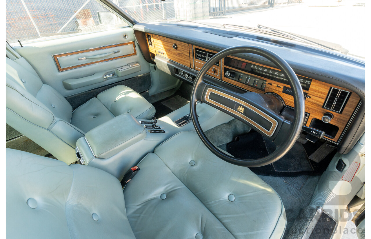 12/1977 Ford LTD P6 4d Sedan Sno White / Dusk Vinyl V8 351ci 5.8L - Local Survivor Car