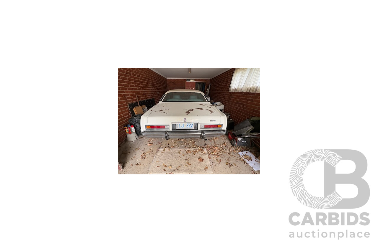 12/1977 Ford LTD P6 4d Sedan Sno White / Dusk Vinyl V8 351ci 5.8L - Local Survivor Car