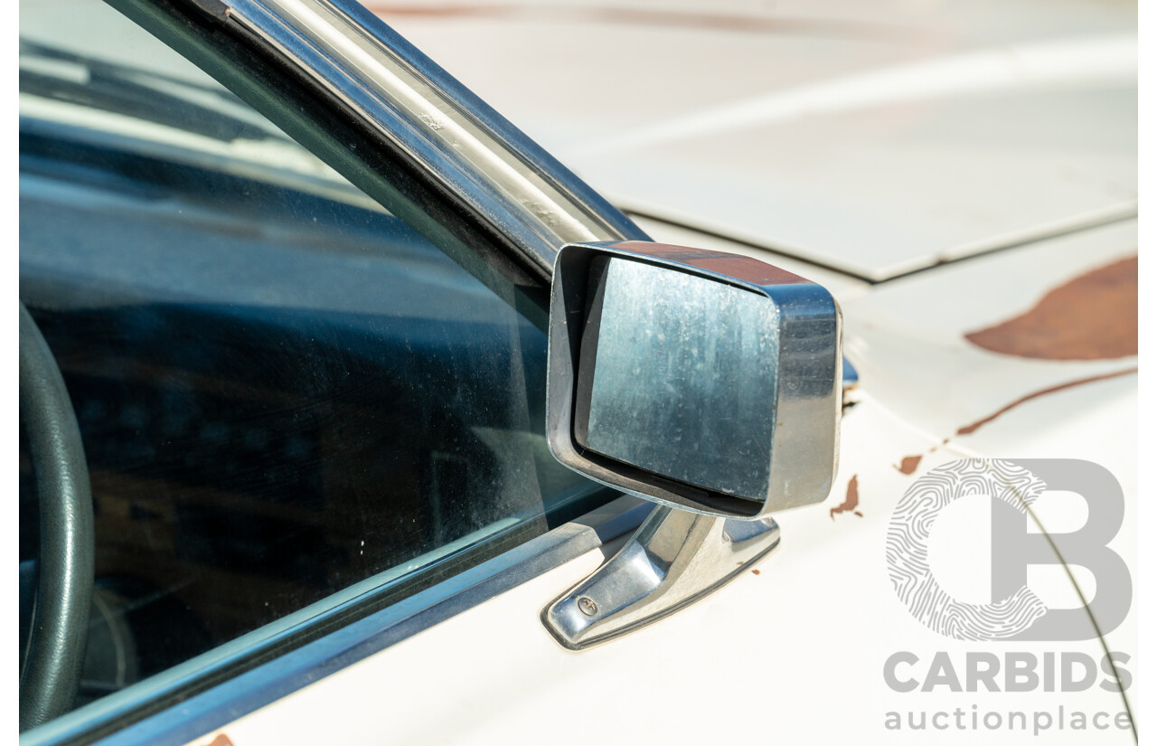 12/1977 Ford LTD P6 4d Sedan Sno White / Dusk Vinyl V8 351ci 5.8L - Local Survivor Car