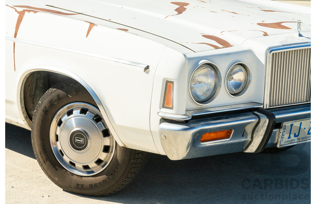 12/1977 Ford LTD P6 4d Sedan Sno White / Dusk Vinyl V8 351ci 5.8L - Local Survivor Car