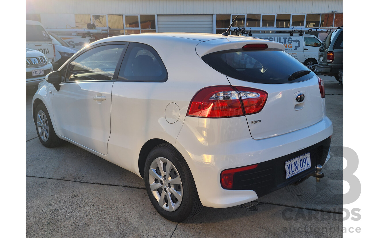 10/2015 Kia RIO S UB MY15 3d Hatchback White 1.4L