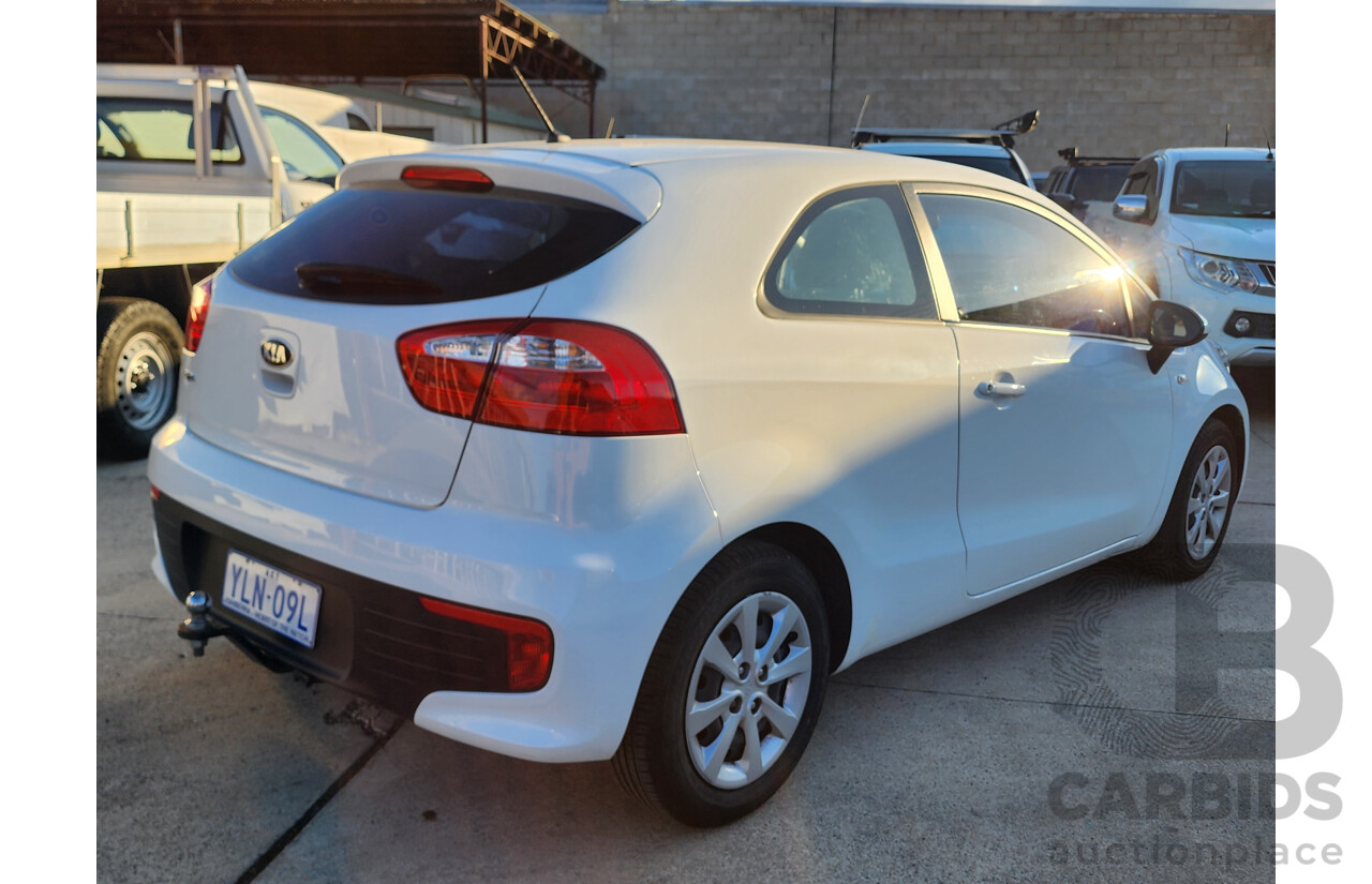 10/2015 Kia RIO S UB MY15 3d Hatchback White 1.4L