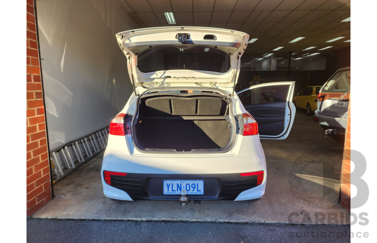 10/2015 Kia RIO S UB MY15 3d Hatchback White 1.4L