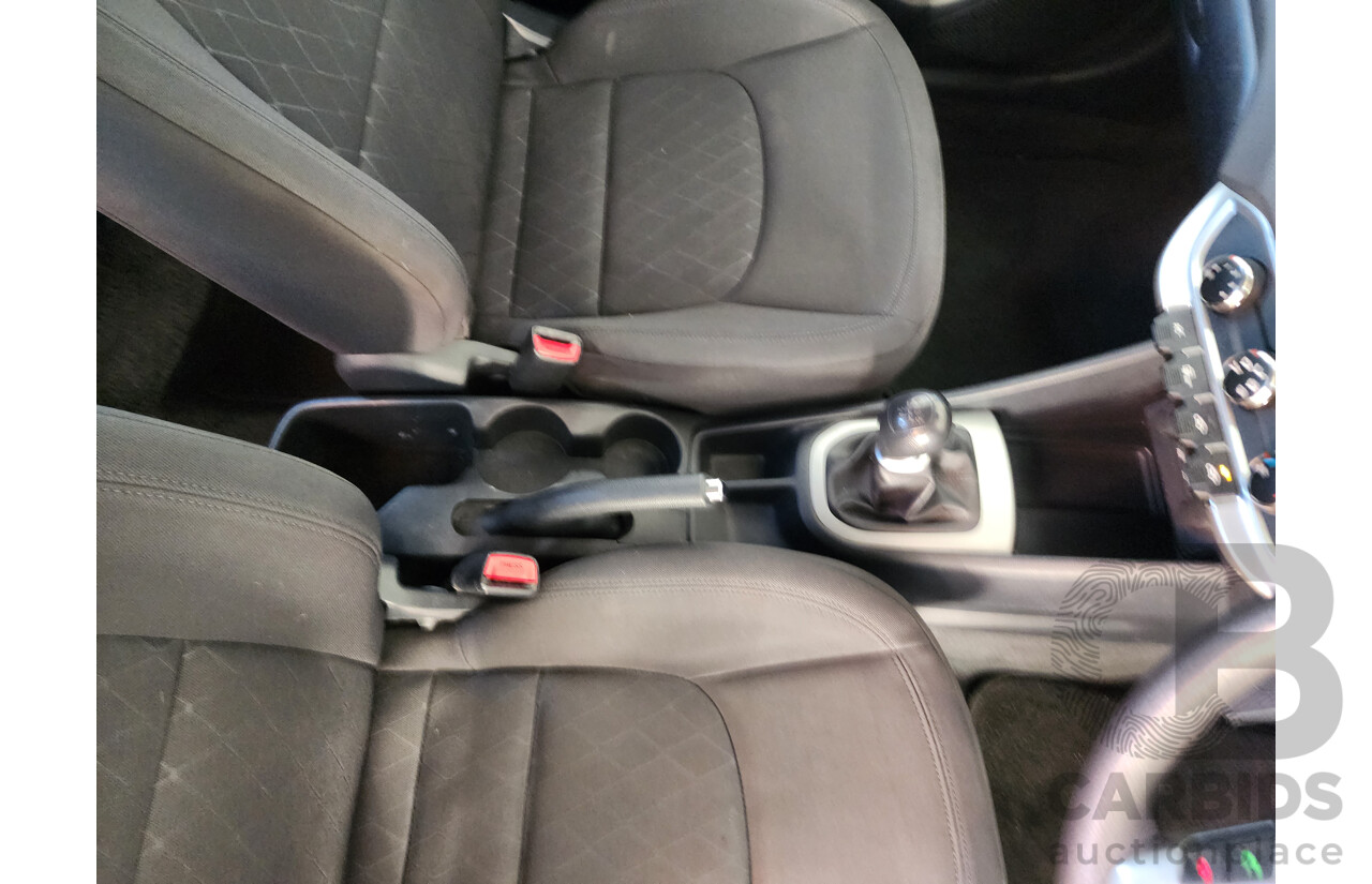 10/2015 Kia RIO S UB MY15 3d Hatchback White 1.4L