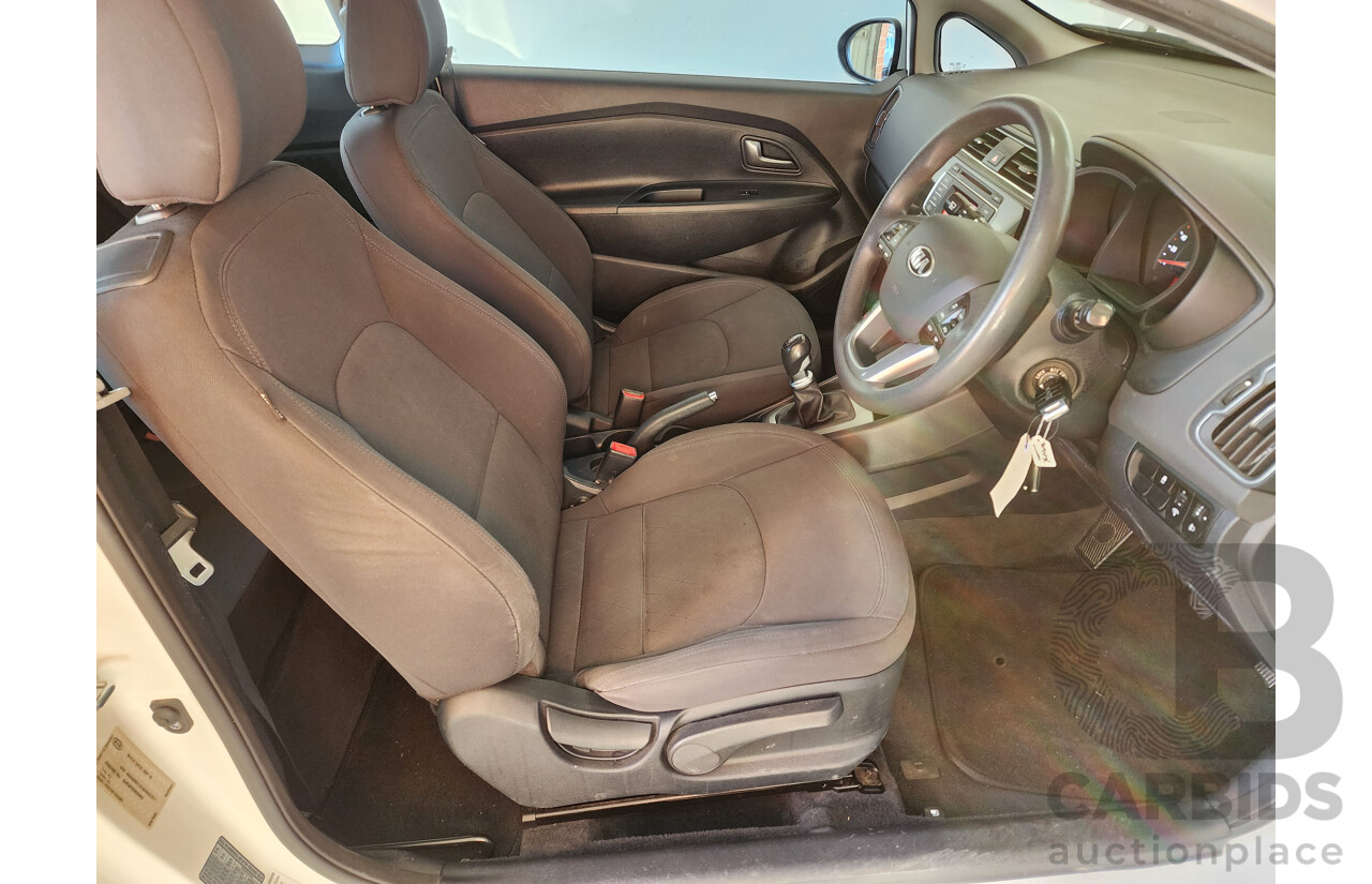 10/2015 Kia RIO S UB MY15 3d Hatchback White 1.4L