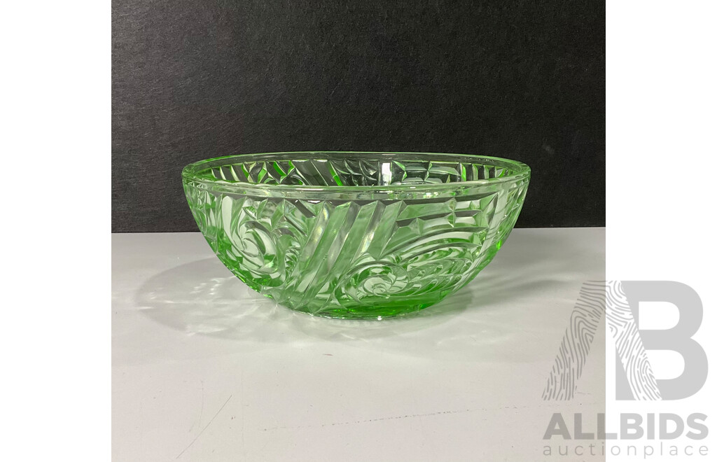 Green Depression Crystal Glass Fruit Bowl