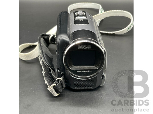 1661269 · PANASONIC SDR-H85 Hybrid Camcorder