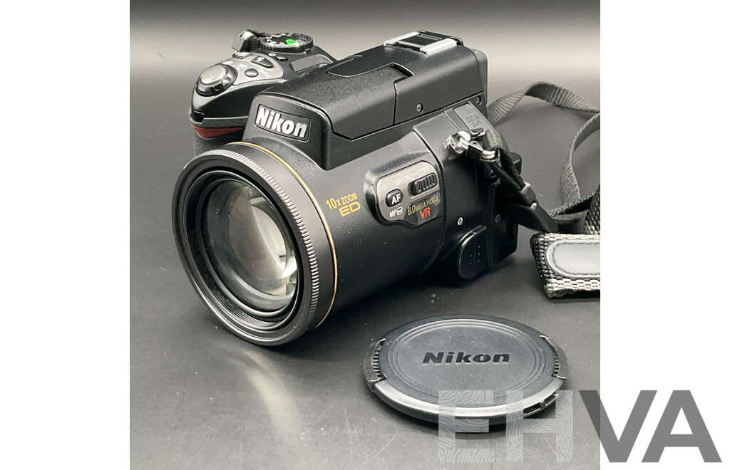 NIKON COOLPIX 8800 VR Digital Camera