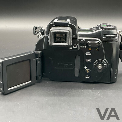 NIKON COOLPIX 8800 VR Digital Camera