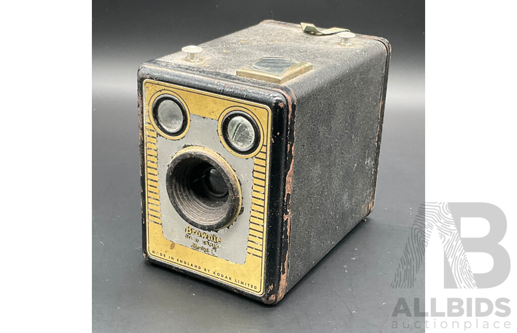 Vintage Photography Equipment, Including KODAK Brownie Box Camera, Baby-Cine Camera and Large Lamp - Lot of 3