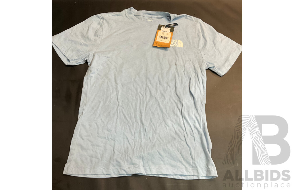 Tommy Jeans T-shirt ,Shorts & the North Face T-Shirt  - Lot of 3