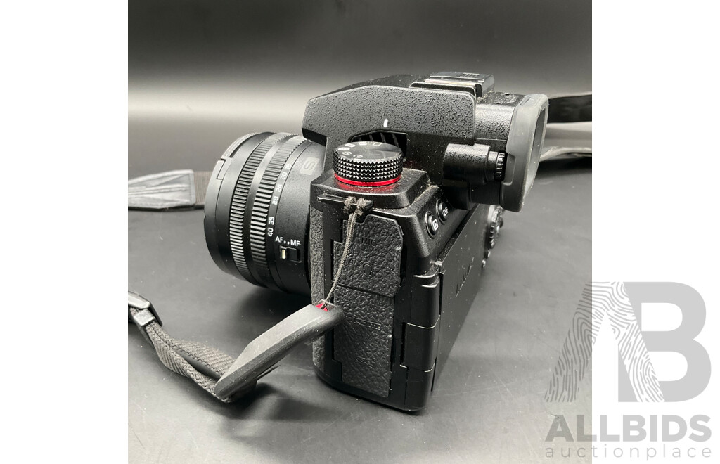 PANASONIC LUMIX S5II Mirrorless Camera with 18-40 Zoom Lens