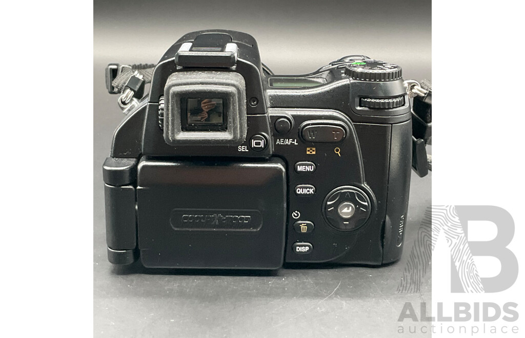NIKON COOLPIX 8800 VR Digital Camera