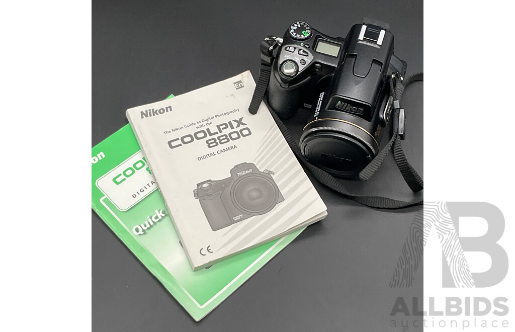 NIKON COOLPIX 8800 VR Digital Camera