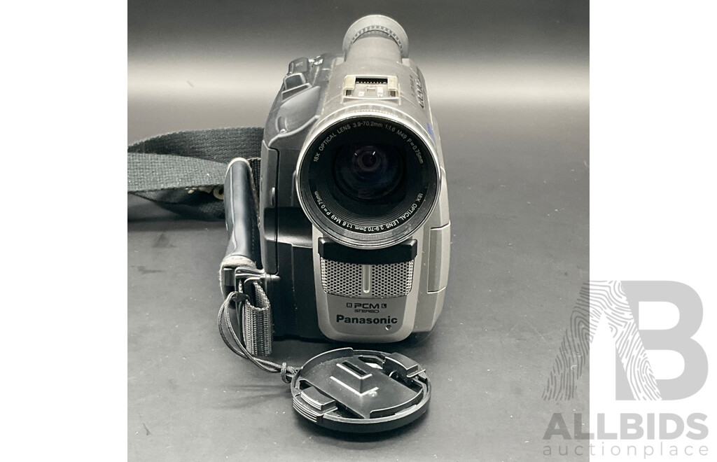 PANASONIC PalmSight PV-DV100D Digital Camcorder