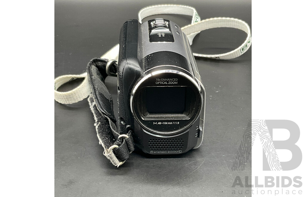 PANASONIC SDR-H85 Hybrid Camcorder