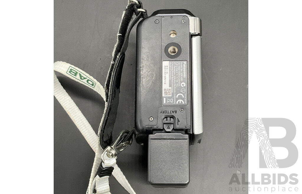 PANASONIC SDR-H85 Hybrid Camcorder