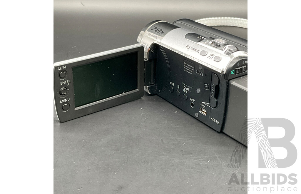 PANASONIC SDR-H85 Hybrid Camcorder